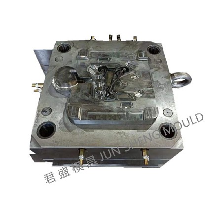 汽车模具